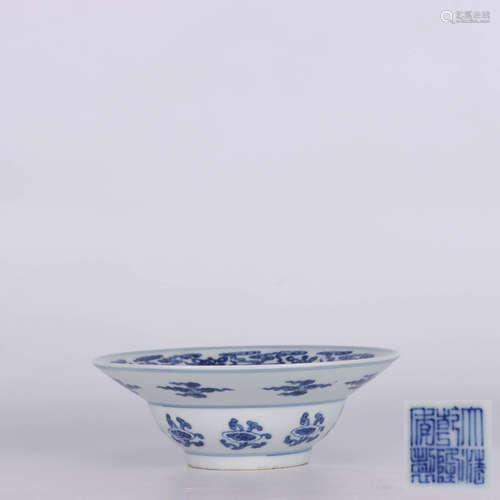 A Chinese Blue and White Floral Porcelain Bowl