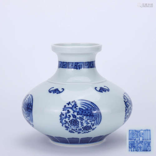 A Chinese Blue and White Dragon Pattern Porcelain Flower Vase