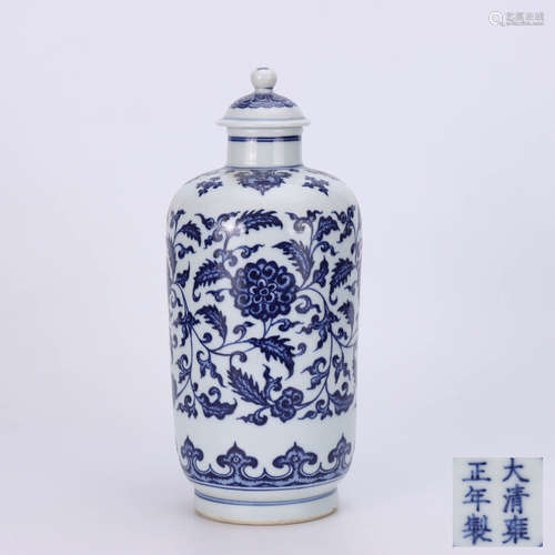 A Chinese Blue and White Floral Porcelain Vase with Cover