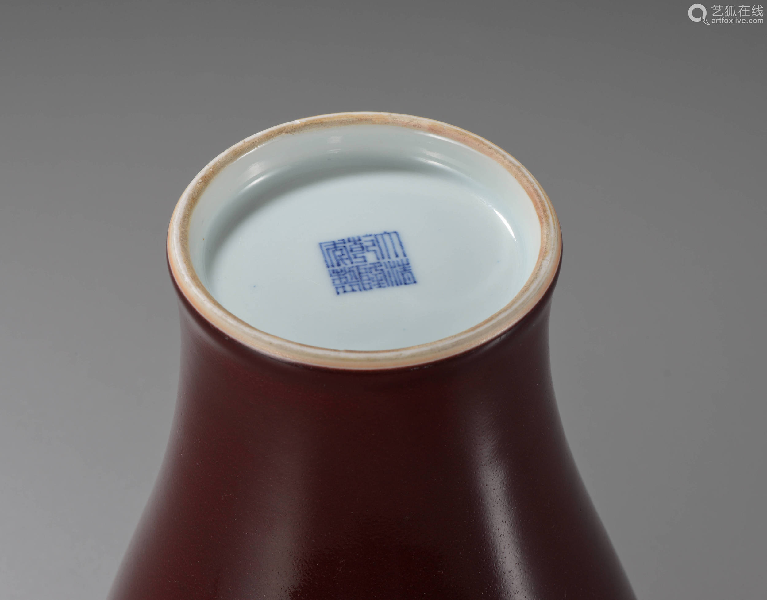大清乾隆年制 祭紅釉梅瓶 J-122
