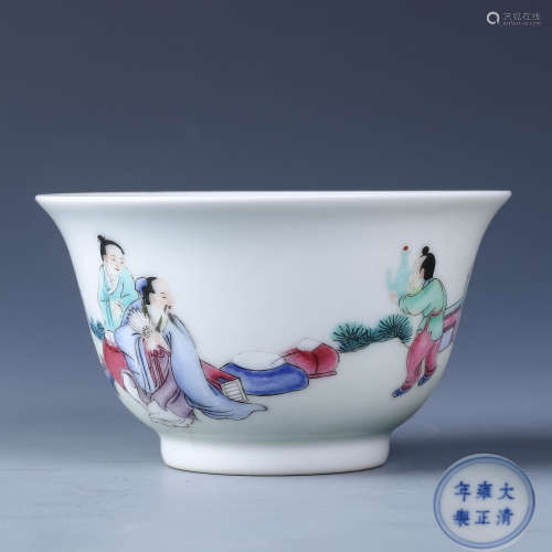 A Chinese Famille Rose Figure Painted Porcelain Cup