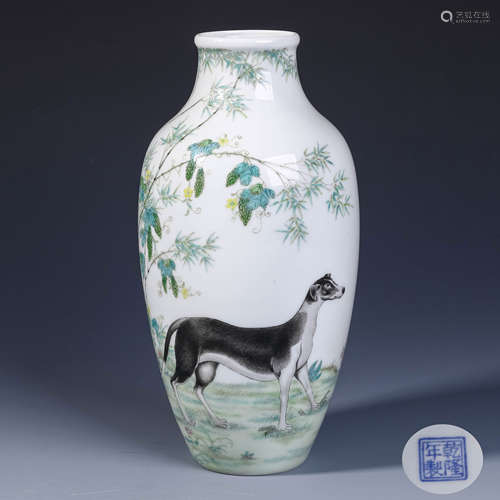 A Chinese Enamel Painted Porcelain Vase