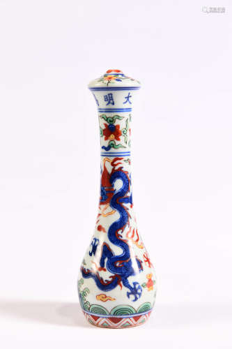 A Chinese Multicolored Dragon Patterned Porcelain Pen Holder