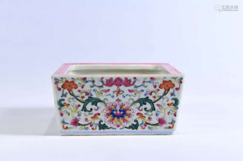 A Chinese Famille Rose Porcelain Squared Basin