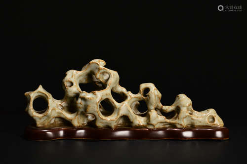 A Chinese Longquan Kiln  Porcelain Brush Rack