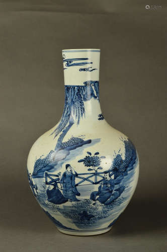 A Chinese Blue and White Porcelain Vase