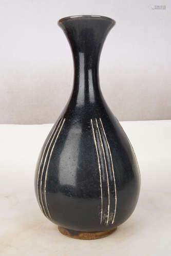 A Chinese Zibo Kiln Porcelain Vase