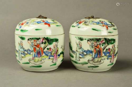 A Chinese Famille Rose Floral Porcelain Tea Canister