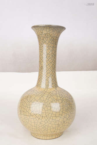 A Chinese Ge Glazed Porcelain Vessel