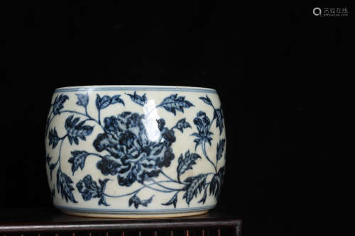 A Chinese Blue and White Lotus Twine Pattern Porcelain Jar