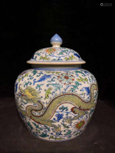 A Chinese Doucai Lotas  Twine Pattern Porcelain Jar with Cover