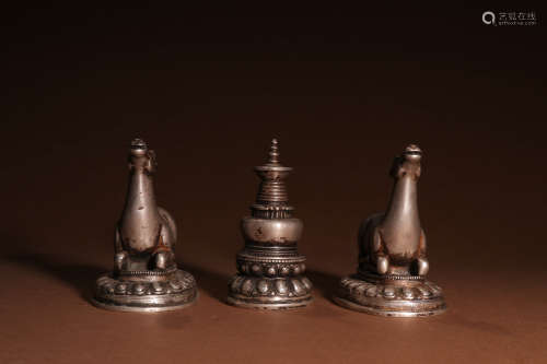 A set of Chinese Silver Deer Shaped pagoda, 3pcs