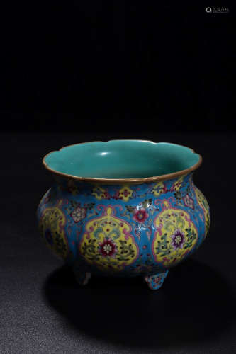 A Chinese Famille Rose  Twine Pattern Porcelain Washer Pot
