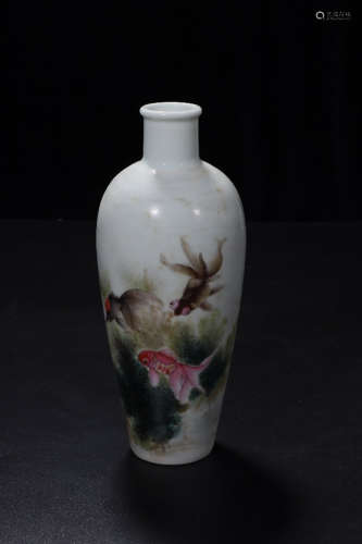 A Chinese Famille Rose Fish Painted Porcelain Vase