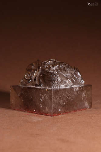 A Chinese Crystal Carved Beast Seal