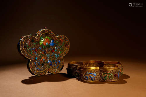 A Chinese Gilded Silver filigree Lotus Pattern Box with Cover