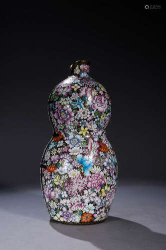 A Chinese Famille Rose Floral Porcelain Gourd-shaped Vase