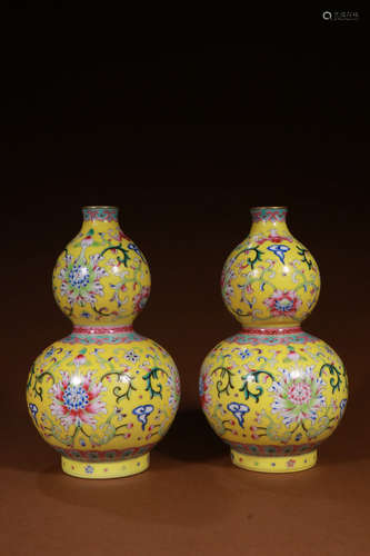 A Pair of Chinese Famille Rose Floral Porcelain Gourd-shaped Vase