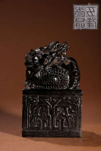 A Chinese Dragon Pattern Crystal Seal