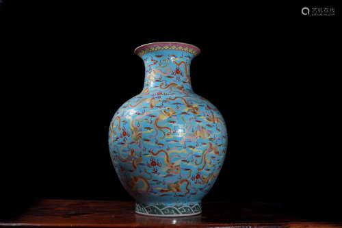 A Chinese Blue phoenix Pattern Porcelain Vase