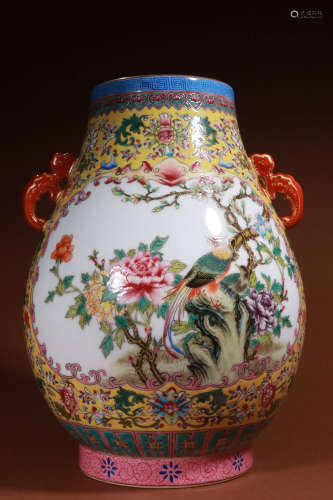 A Chinese Famille Rose Peony Painted Porcelain Vase