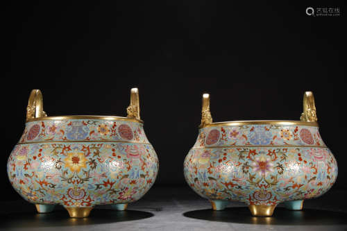 A Chinese Green Lotus  Twine Pattern Porcelain Incense Burner
