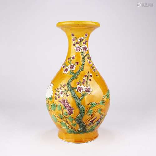 黄地雕瓷花卉平