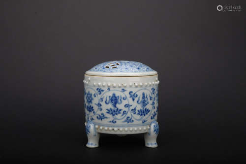 Ming dynasty blue and white incense burner with flowers pattern