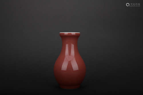 Qing dynasty red glaze bottle