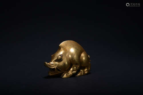 Qing dynasty gilt bronze pig ornament