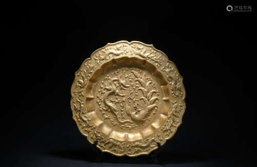 Qing dynasty gilt bronze plate with dragon and phoenix pattern