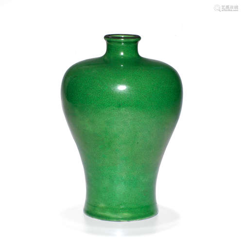 An apple green glazed vase   Republic Period