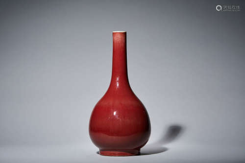 清十八世纪 霁红釉胆瓶
