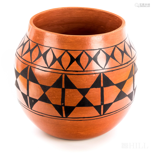 Rafaelita Aguilar Santo Domingo Pueblo Pottery Pot