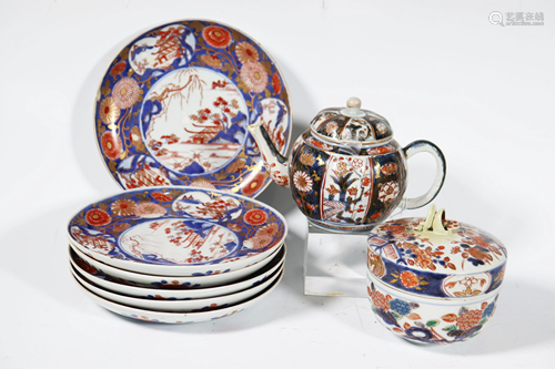 8 Japanese Porcelains 17/18 Century Arita Imari