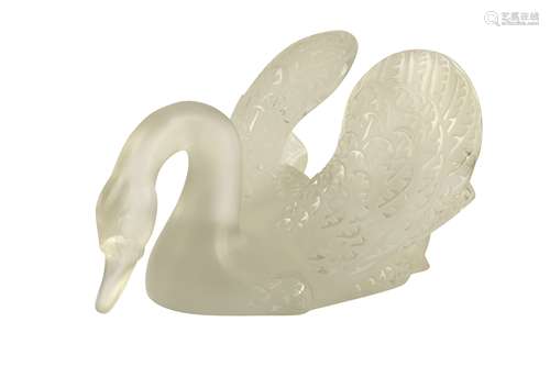 A Lalique crystal swan 'cygne' with lowered head