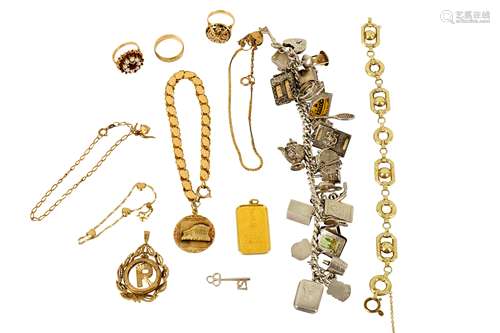 A collection of jewellery