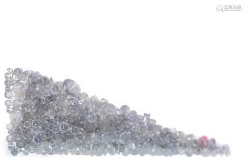 A PARCEL OF LOOSE ROUND BRILLIANT CUT DIAMONDS