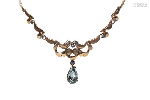 A BLUE GEM SET NECKLET