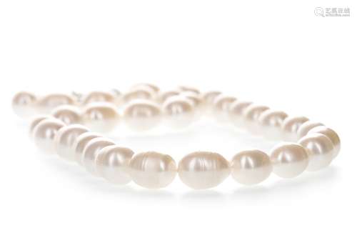 A PEARL NECKLACE