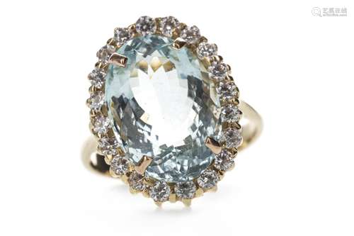 AN AQUAMARINE AND CUBIC ZIRCONIA RING