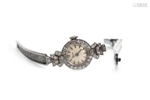 A LADY'S MARVIN DIAMOND SET MANUAL WIND WRIST WATCH