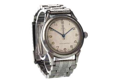 A GENTLEMAN'S TUDOR OYSTER STAINLESS STEEL AUTOMATIC WRIST WATCH