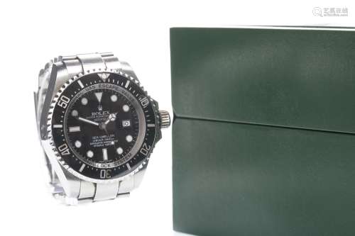 A GENTLEMAN'S ROLEX DEEP SEA SEA-DWELLER STAINLESS STEEL AUTOMATIC WRIST WATCH,