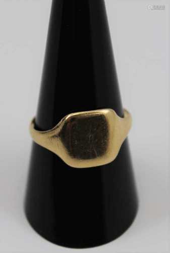 AN 18CT GOLD GENTLEMAN'S SIGNET RING, blind panel, 4g