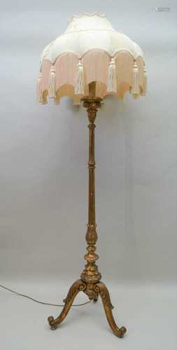 AN EARLY 20TH CENTURY RENAISSANCE DESIGN CARVED & GILDED STANDARD LAMP with Oriental design