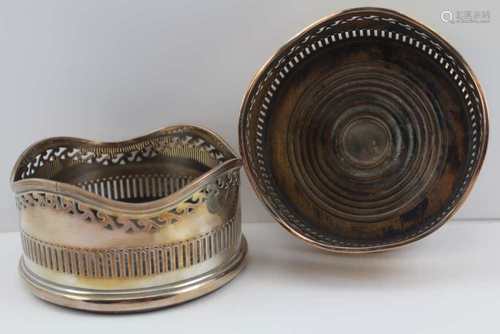 A PAIR OF REGENCY DESIGN OLD SHEFFIELD PLATE BOTTLE COASTERS, wavy reeded rim, pierced gallery