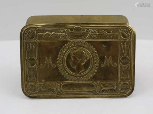 A QUEEN MARY WORLD WAR I BRASS PRESENTATION BOX, embossed with Royal portrait and inscribed 