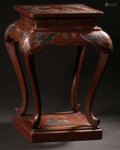 A LACQUER&SHELL CARVED TABLE