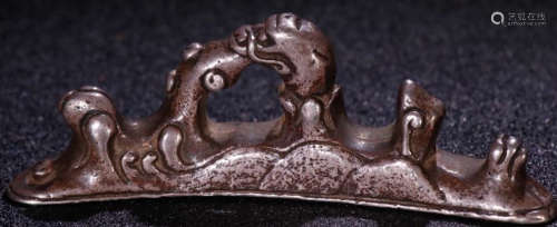 A SILVER CASTED DRAGON PATTERN BRUSH HOLDER